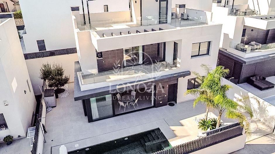 Vrijstaande villa in La Finca Golf, Algorfa