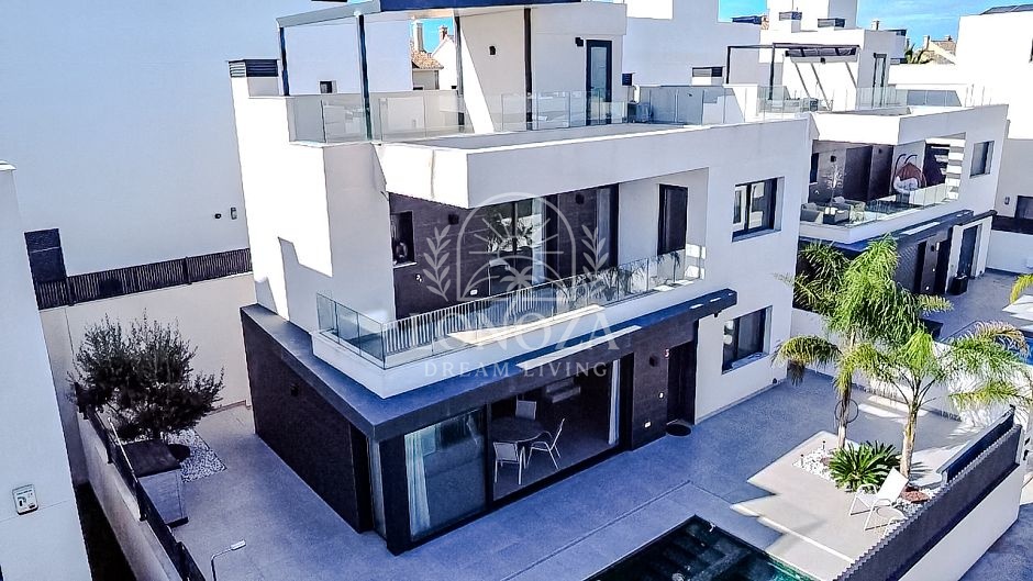 Vrijstaande villa in La Finca Golf, Algorfa