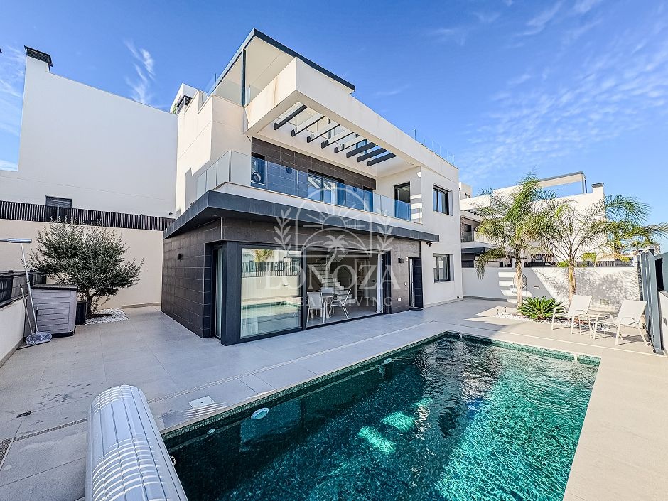 Vrijstaande villa in La Finca Golf, Algorfa