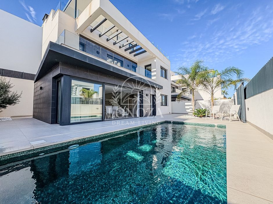 Vrijstaande villa in La Finca Golf, Algorfa