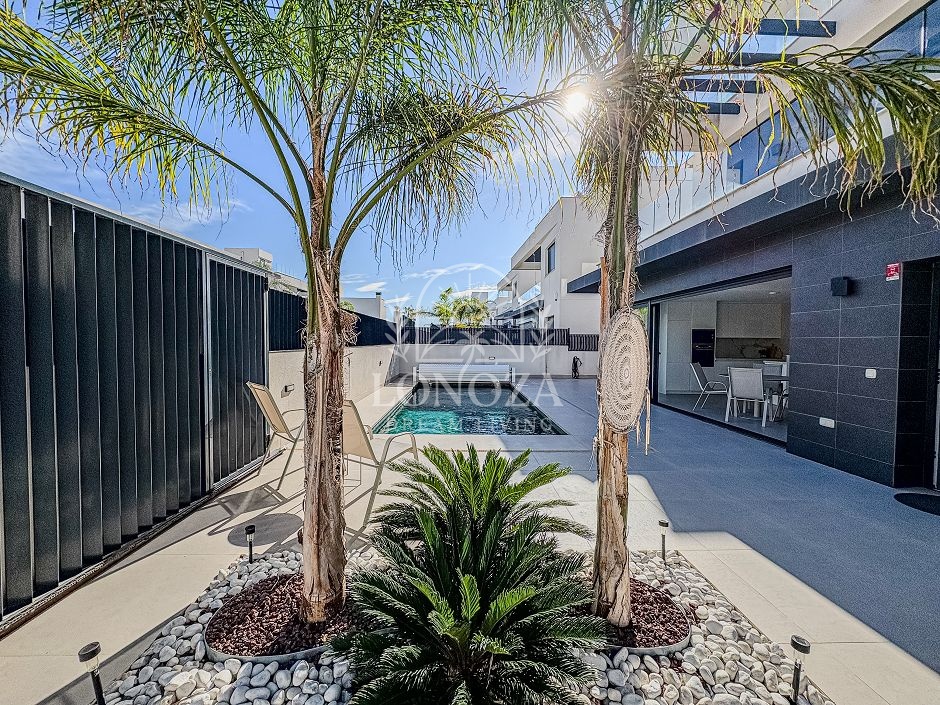 Vrijstaande villa in La Finca Golf, Algorfa