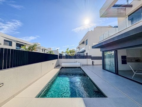 Vrijstaande villa in La Finca Golf, Algorfa