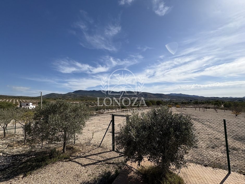 Geweldig landhuis met zwembad in Sax