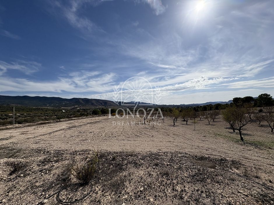 Geweldig landhuis met zwembad in Sax