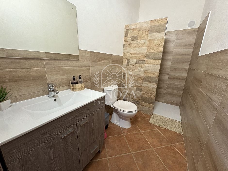 Geweldig landhuis met zwembad in Sax