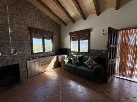 Geweldig landhuis met zwembad in Sax