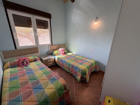 Geweldig landhuis met zwembad in Sax