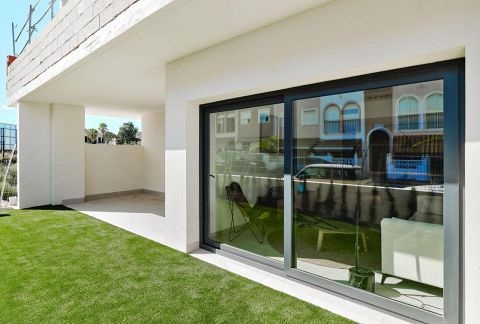 Nieuwbouwappartementen in Torrevieja (250m van het strand)